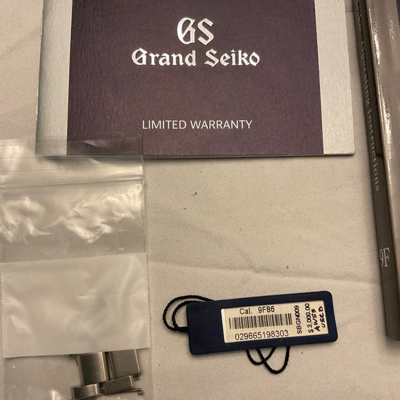 GRAND SEIKO SBGT037 9F83-0AH0 STAINLESS STEEL QUARTZ MENS WATCH - Picture 7 of 7